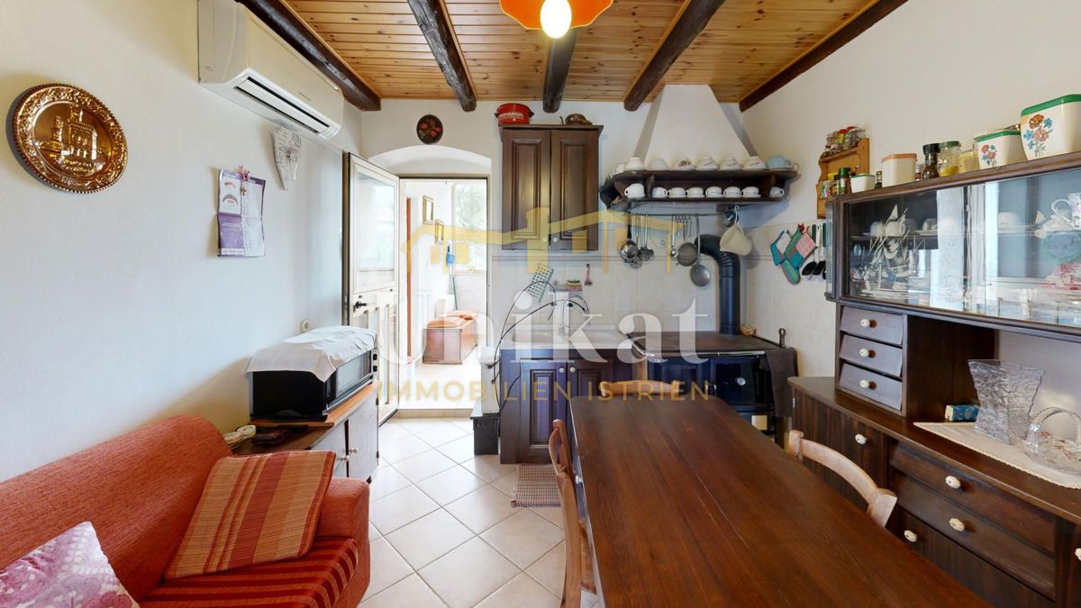 Prenovljena kamnita hiša